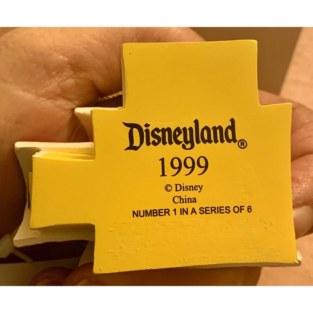 Walt Disneyland Tinytoon House Ornament 1999 VTG Limited‎ Edition #1  Rare. New
